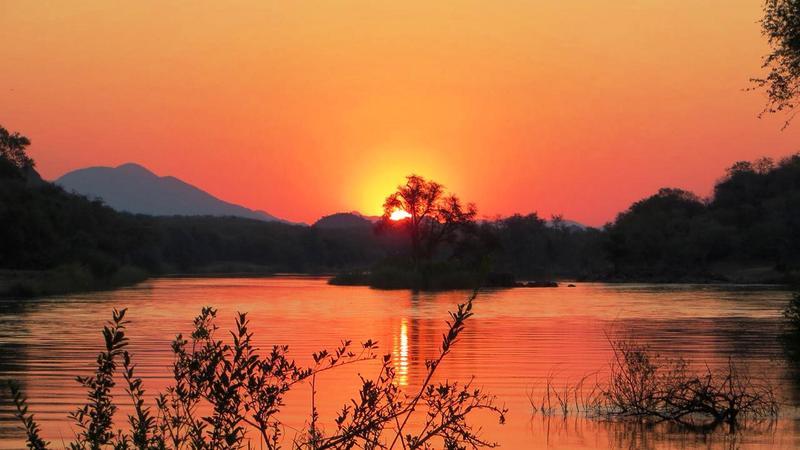 Ehomba Kunene River Lodge מראה חיצוני תמונה