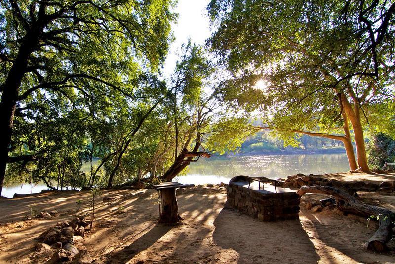 Ehomba Kunene River Lodge מראה חיצוני תמונה