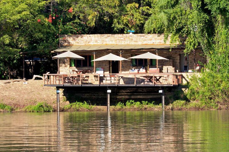 Ehomba Kunene River Lodge מראה חיצוני תמונה